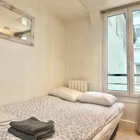 Cozy On Clauzel Steps Away From Montmartre Apartamento Paris